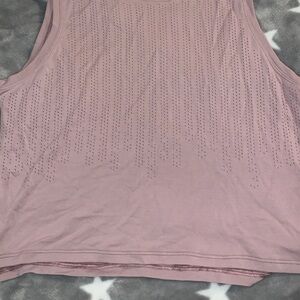 Lululemon mauve ventilated crop top ptp 15-17